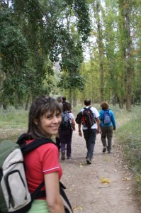 Mi niña feliz por el parque natural del Rio Duraton